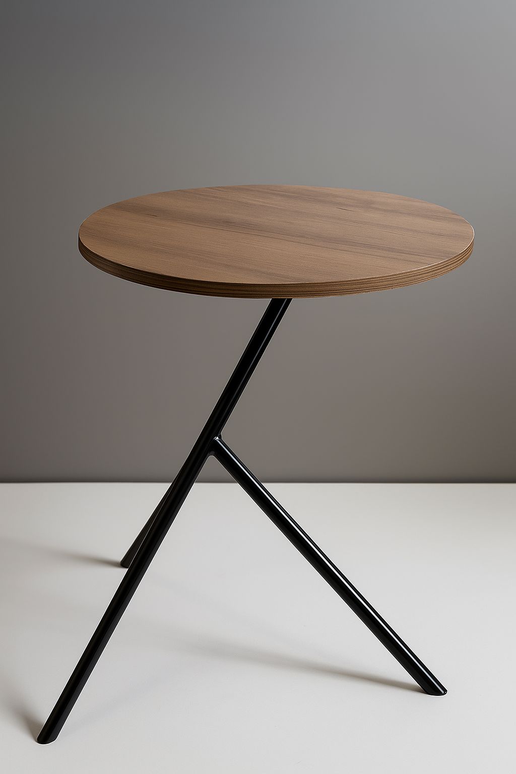 MESA DE APOIO REDONDA LUXO – TRÊS PÉS